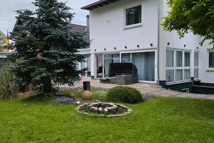 Haus Duisburg Walsum - 7 Zimmer, 220 m&sup2;, 820.000&euro; | Angebot:26440500