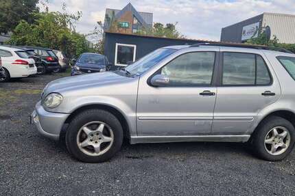 Mercedes-Benz ML 270 273.000 km 2.590 € Bottrop 46238