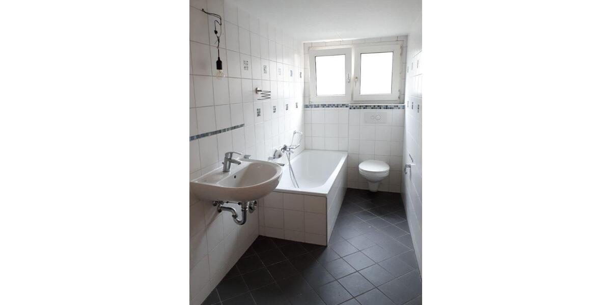 Etagenwohnung Duisburg Mittelmeiderich - 2.5 Zimmer, 68 m&sup2;, 414&euro; | Angebot:26234165