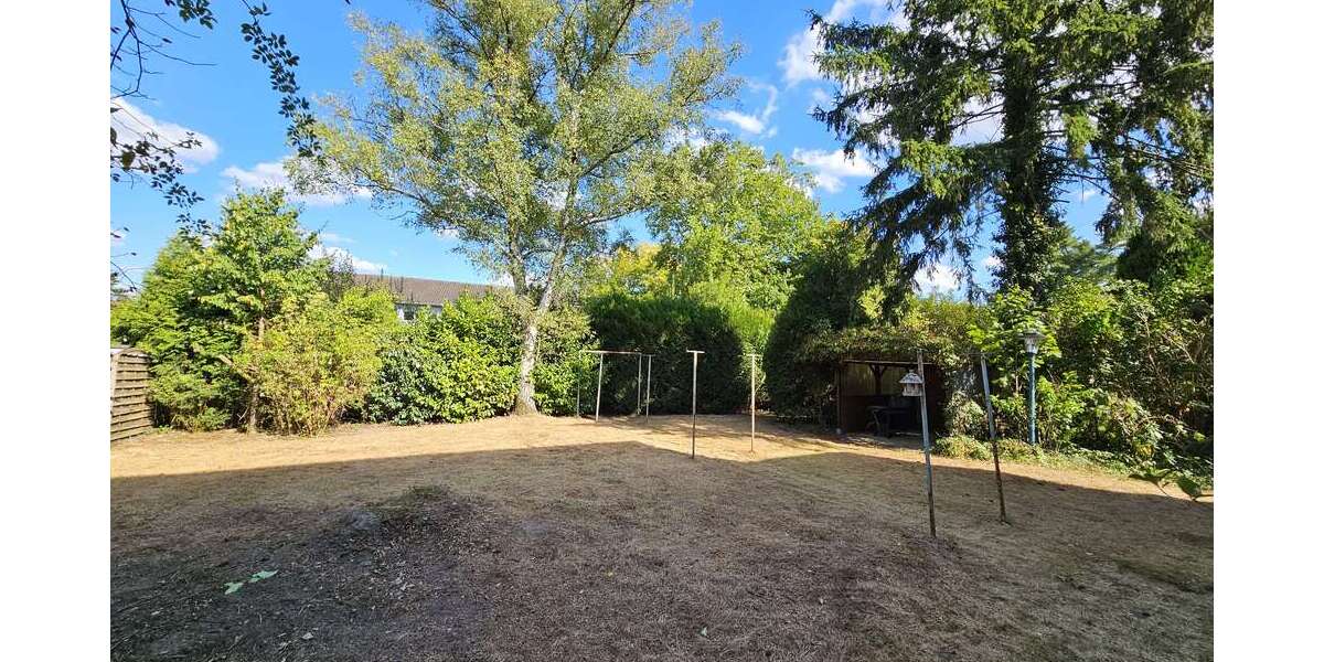 Wohnung zum Kaufen in Düsseldorf 279.000 € 97.6 m² 4 zimmer