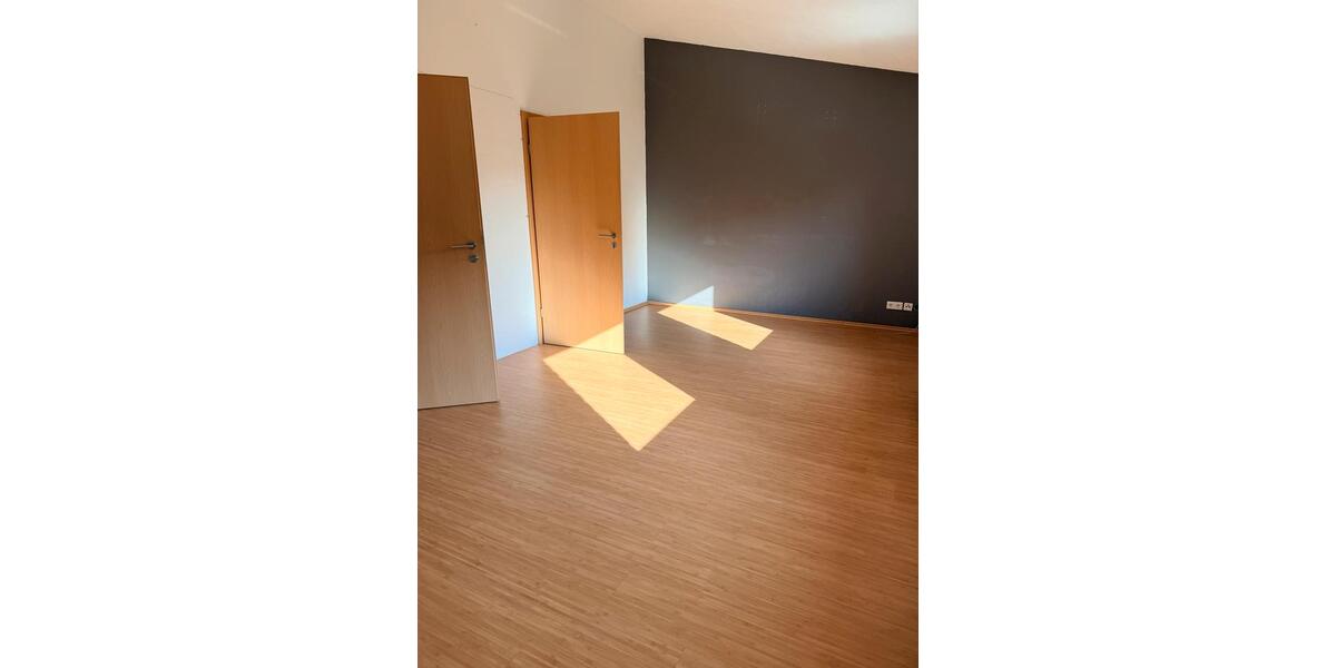 Reihenhaus Duisburg Rheinhausen - 3.5 Zimmer, 105 m&sup2;, 1.350&euro; | Angebot:25358173