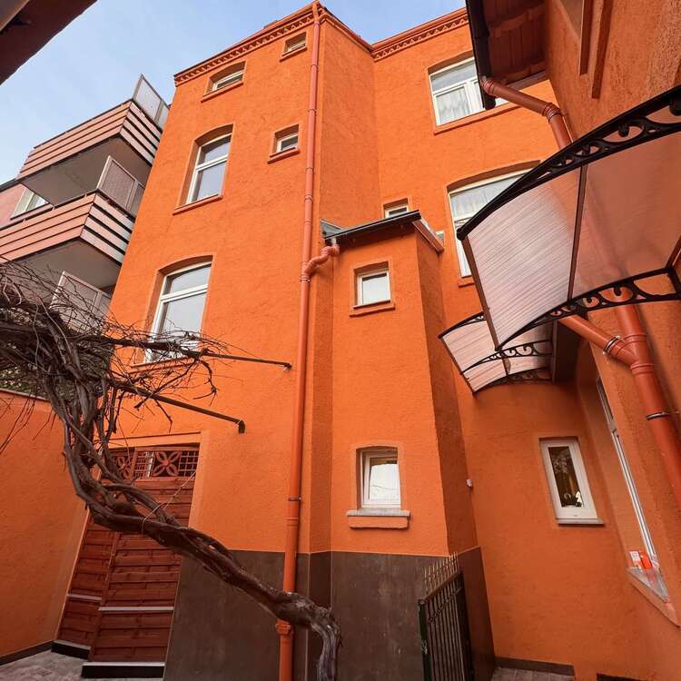 Haus zum Kaufen in Duisburg- Marxloh 845.000 € 490 m²