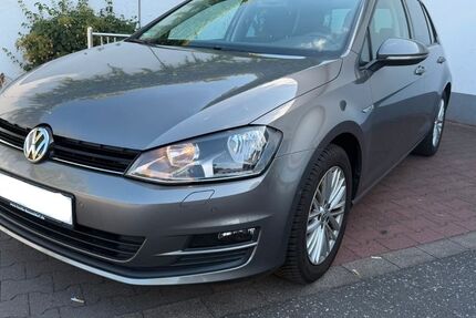 VW Golf 114.000 km 11.370 &euro; Düsseldorf 40589