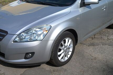 Kia ceed / Ceed 92.000 km 5.900 € Mülheim-Speldorf 45478