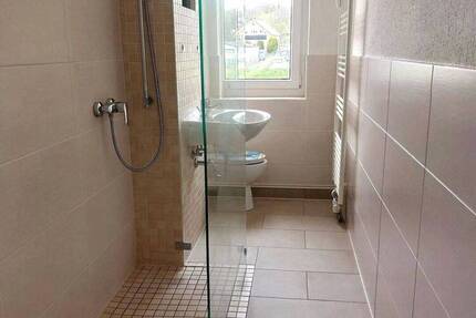 WALK-IN-Dusche - 3R ab sofort frei