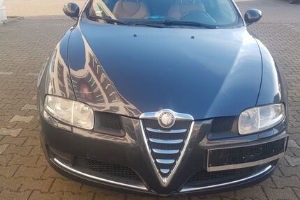Alfa Romeo GT 214.000 km 2.599 € Düsseldorf 40231