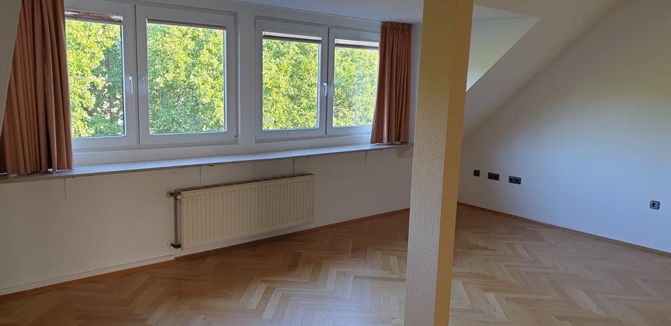 Maisonettenwohnung Düsseldorf Derendorf - 2 Zimmer, 90 m&sup2;, 1.190&euro; | Angebot:25361880