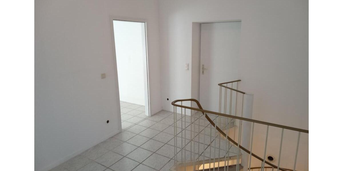 Etagenwohnung Düsseldorf Derendorf - 3 Zimmer, 93 m&sup2;, 299.000&euro; | Angebot:26951472