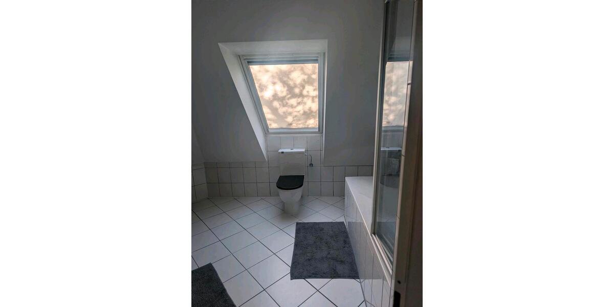 Dachgeschoßwohnung Bochum Bochum-Südwest - 3 Zimmer, 110 m&sup2;, 980&euro; | Angebot:26347710