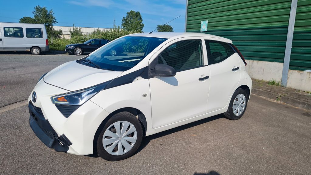 Toyota Aygo (X) 136.670 km 4.890 &euro; Duisburg 47229