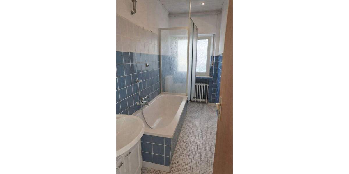 Mehrfamilienhaus, Wohnhaus Velbert Mitte - 6 Zimmer, 160 m&sup2;, 375.000&euro; | Angebot:24670375