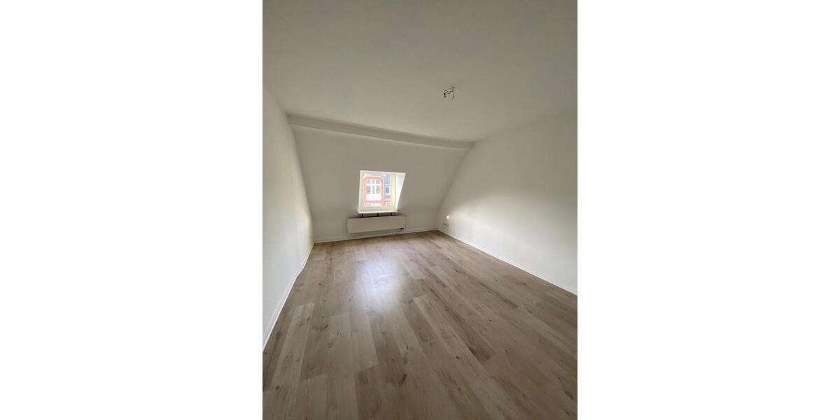 Dachgeschoßwohnung Düsseldorf Oberbilk - 2 Zimmer, 48 m&sup2;, 670&euro; | Angebot:25590275