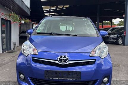 Toyota Verso-S 68.000 km 5.990 € Essen 45356
