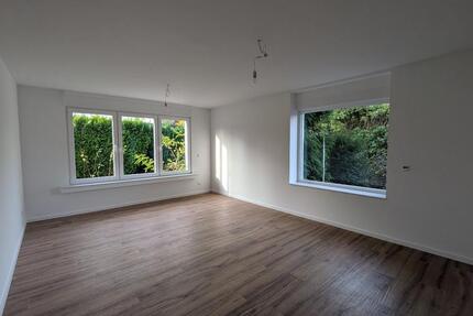 Erstbezug der Extraklasse – Garten, Terrassen & Bürofläche zimmer