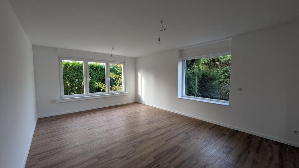 Erstbezug der Extraklasse – Garten, Terrassen & Bürofläche zimmer