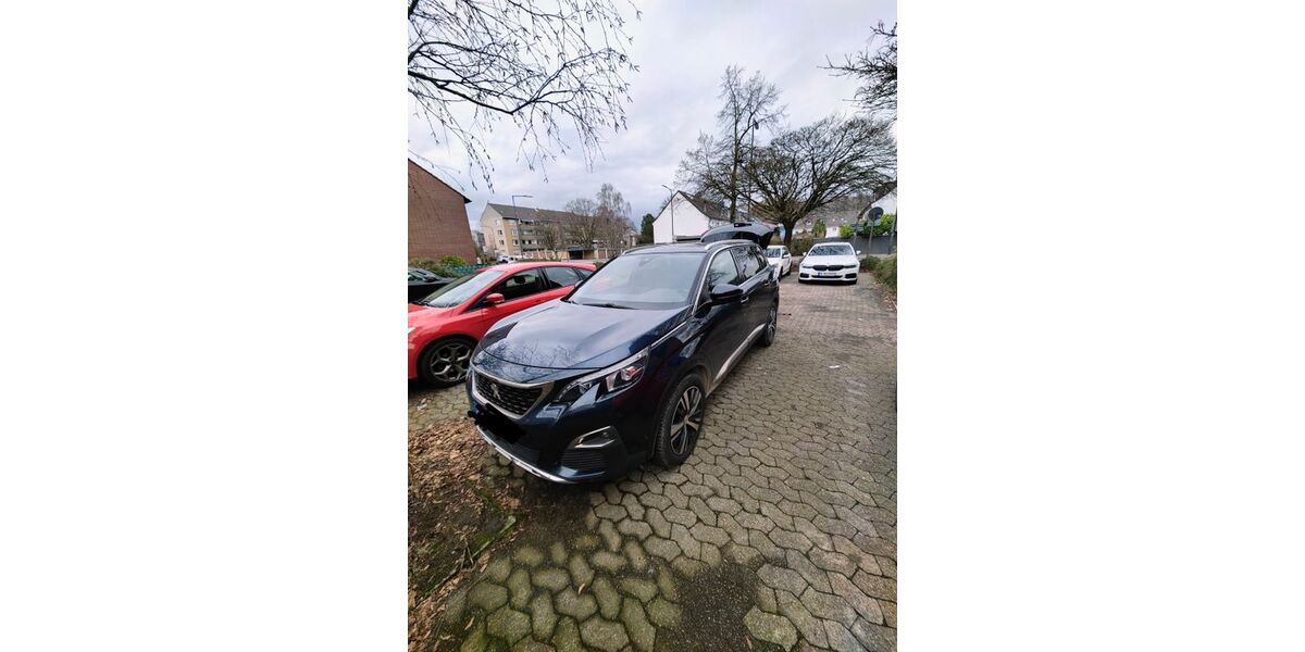 Peugeot 5008 181.000 km 16.500 &euro; Düsseldorf 40599
