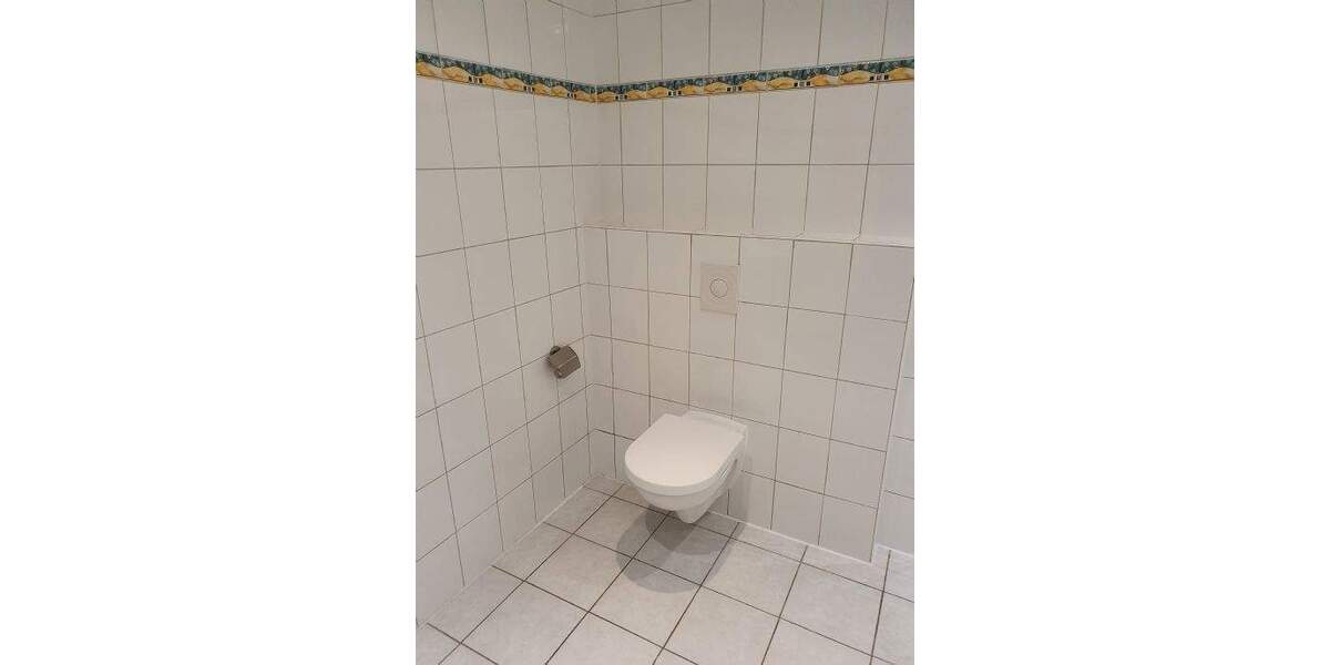 GELEGENHEIT!!! RENOVIERTE 3 ZIMMER ERDGESCHOSS WOHNUNG mit OFFENER KÜCHE + KLEINER TERRASSE in DUISBURG - RHEINHAUSEN - MITTE!!! 3 zimmer