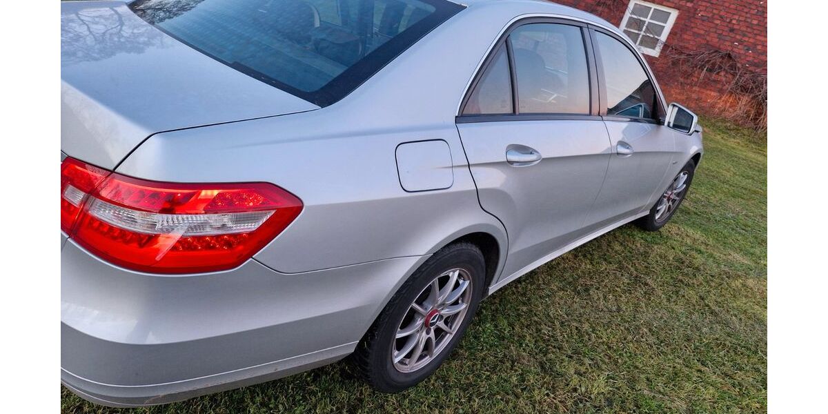 Mercedes-Benz E 200 77.000 km 12.700 &euro; Herne 44652