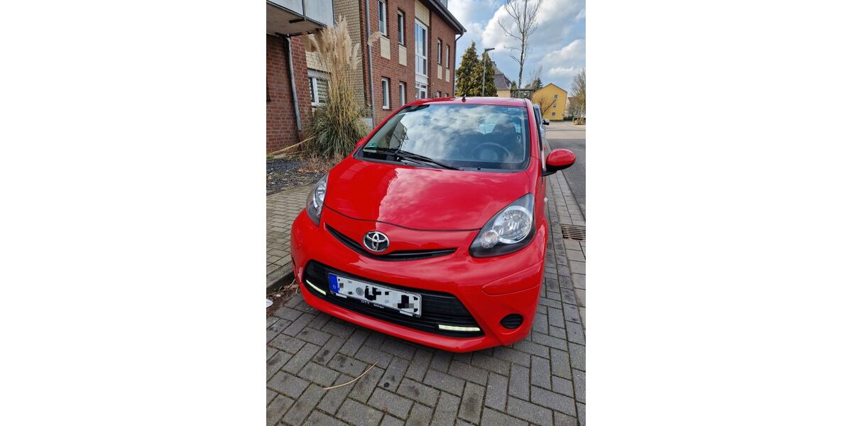 Toyota Aygo (X) 101.493 km 4.200 &euro; Neukirchen-Vluyn 47506