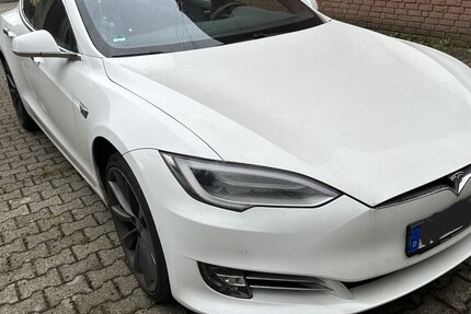 Tesla Model S 132.000 km 29.900 &euro; Herne 44623