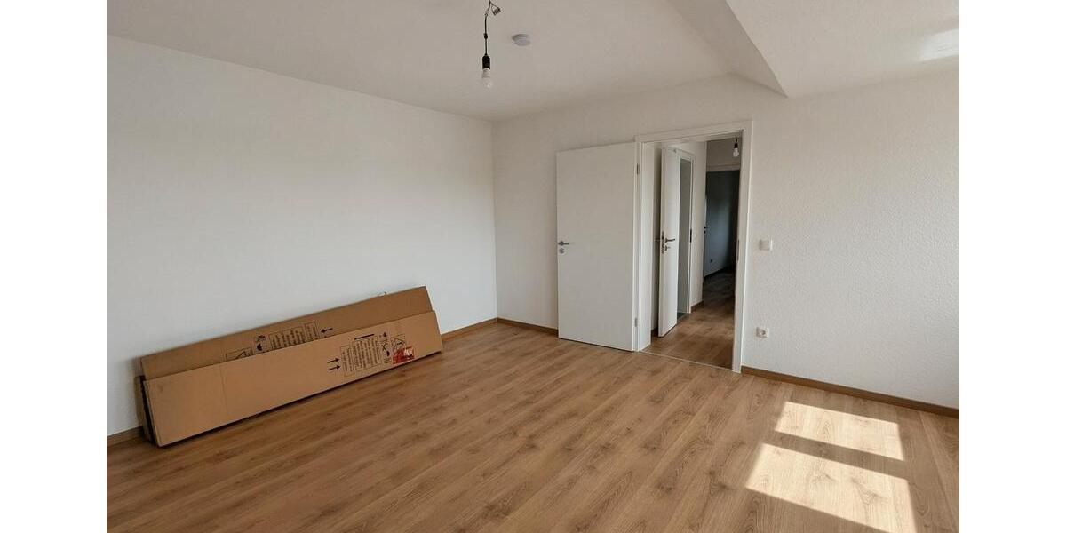 Dachgeschoßwohnung Essen Stadtbezirk IV - 2 Zimmer, 50 m&sup2;, 440&euro; | Angebot:26356335