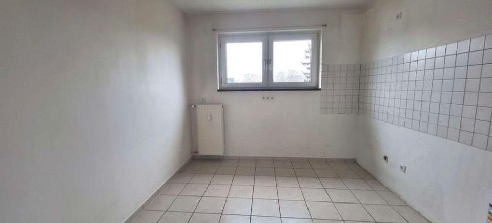Schöne, helle Wohnung, 74 qm Wohnung, 2. Etage mit Balkon 3 zimmer