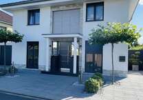 Haus zum Kaufen in Krefeld 899.999 € 166 m²