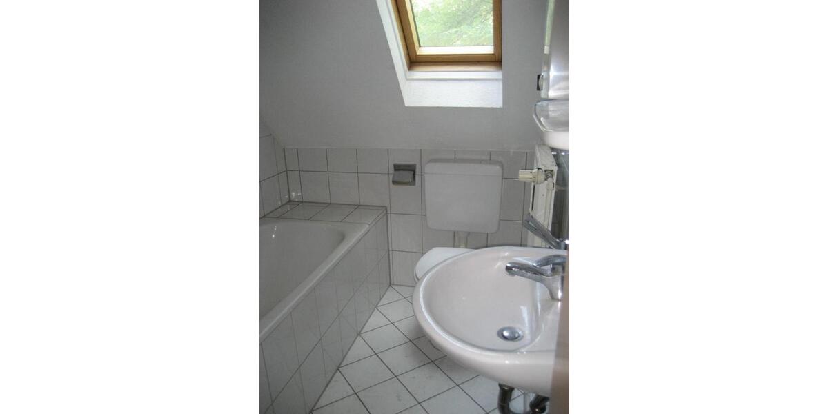 Dachgeschoßwohnung Duisburg Walsum - 3.5 Zimmer, 55 m&sup2;, 396&euro; | Angebot:25607990