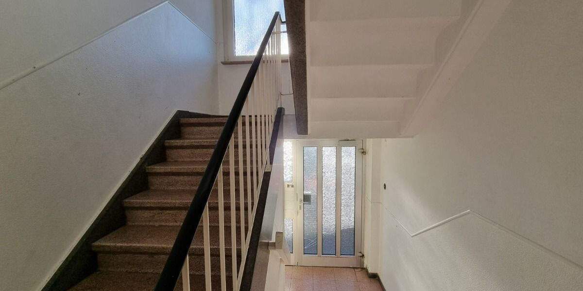 MEHRFAMILIENHAUS - 7 WOHNUNGEN - BO-CITY - GARTEN + AUSBAUPOTENZIAL 2 zimmer