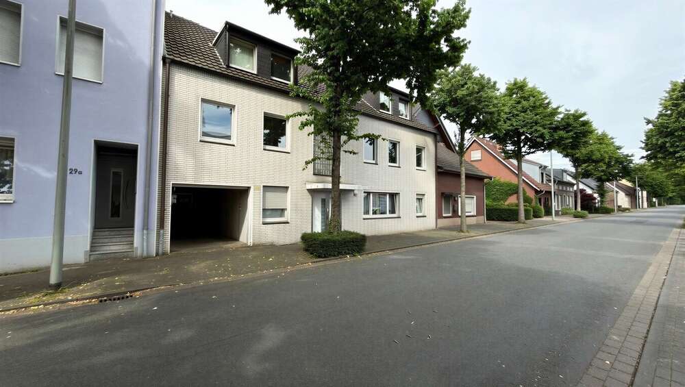 Mehrfamilienhaus mit Potenzial in Dinslaken-Bruch – 5 Wohneinheiten, Garten & Garagen - Mehrfamilienhaus, Wohnhaus Dinslaken Lohberg | Angebot:27119901
