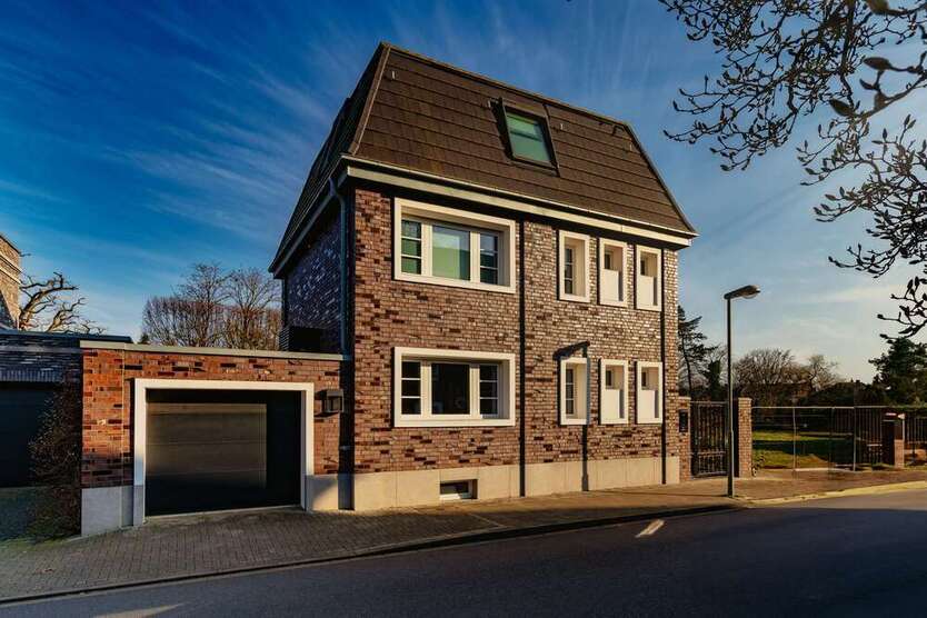 Haus zum Kaufen in Meerbusch 1.999.000 € 185 m²