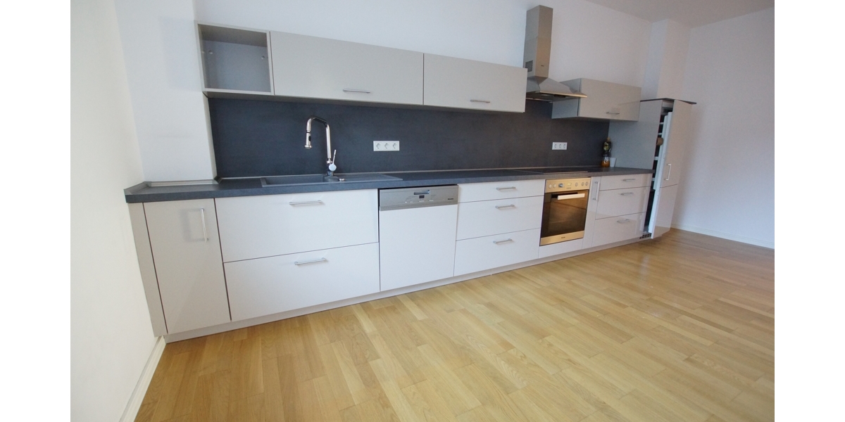 Moderne und großzügige 5 Zimmer-Wohnung über zwei Etagen mit separatem Eingang und Einbauküche - Maisonettenwohnung Düsseldorf Heerdt | Angebot:26971454