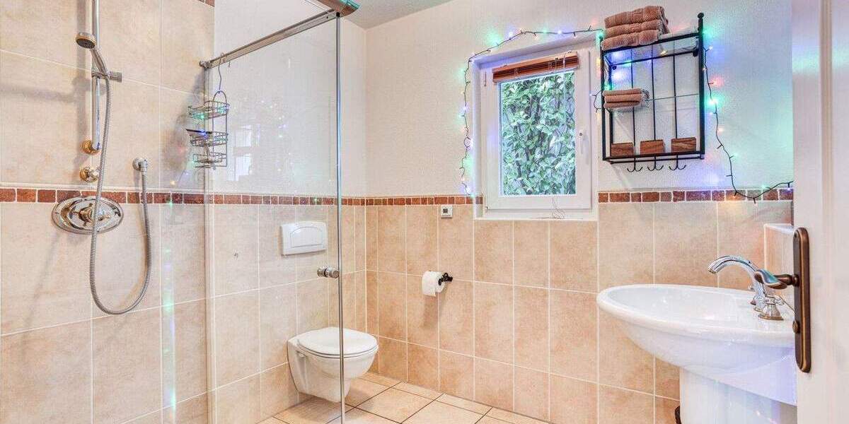 Einfamilienhaus Meerbusch Büderich - 6 Zimmer, 274 m&sup2;, 2.350.000&euro; | Angebot:25389356