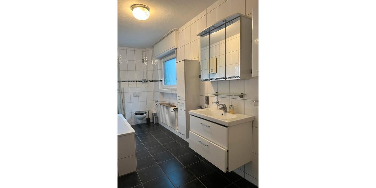 Etagenwohnung Mülheim an der Ruhr Broich - 3 Zimmer, 108 m&sup2;, 900&euro; | Angebot:25414930