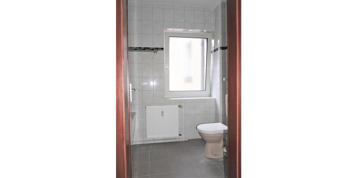 ERSTBEZUG nach Sanierung + Einzug ab 01.03.2026 möglich! 3 zimmer