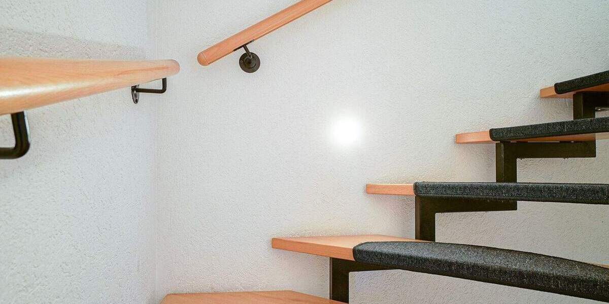 Familienfreundliches Wohnen in Saarn: Stilvolle Doppelhaushälfte mit Garten, Kamin und Garage 4 zimmer