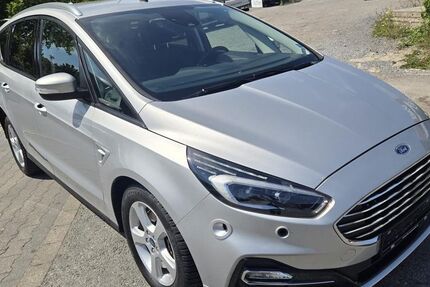Ford S-Max 65.700 km 13.590 &euro; Gelsenkirchen 45884