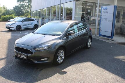 Ford Focus 89.527 km 12.990 &euro; Kamp-Lintfort 47475