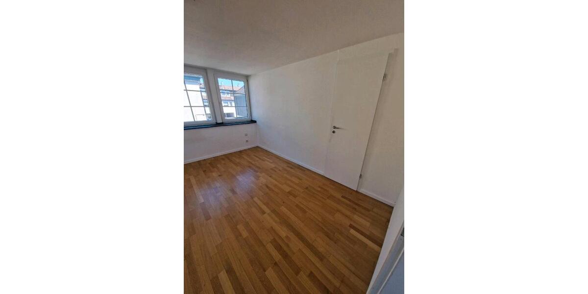 Dachgeschoßwohnung Velbert Langenberg - 1 Zimmer, 70 m&sup2;, 830&euro; | Angebot:26312915