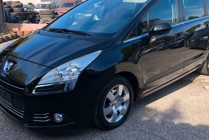 Peugeot 5008 217.094 km 4.990 &euro; Düsseldorf 40231