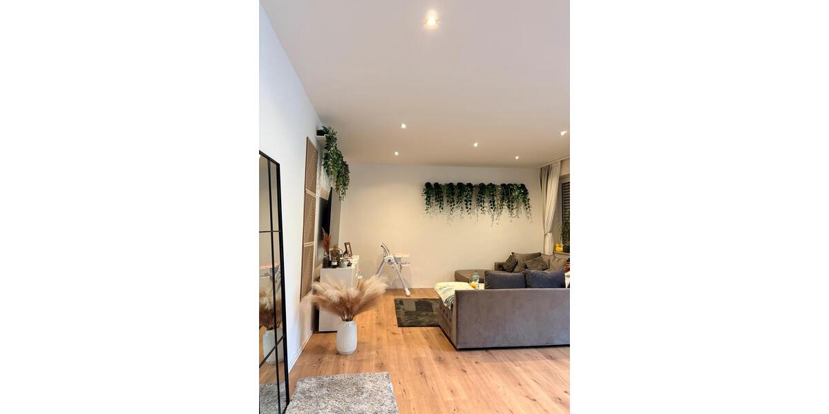 Lichtdurchflutete 100qm Wohnung im Herzen vom Resser -Markt 3 zimmer