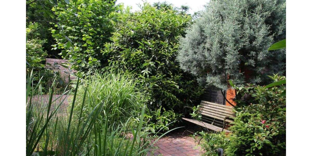 Zentral und grün gelegen in Ratingen Lintorf. Ideal für kleine Familie oder Berufspendler 5 zimmer