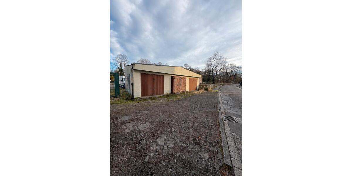 2 Wohnhäuser, Garagen und Werkstatt zur Miete 14 zimmer