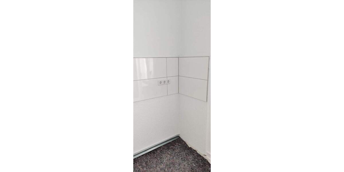 Etagenwohnung Düsseldorf Rath - 3 Zimmer, 92 m&sup2;, 1.250&euro; | Angebot:26435553