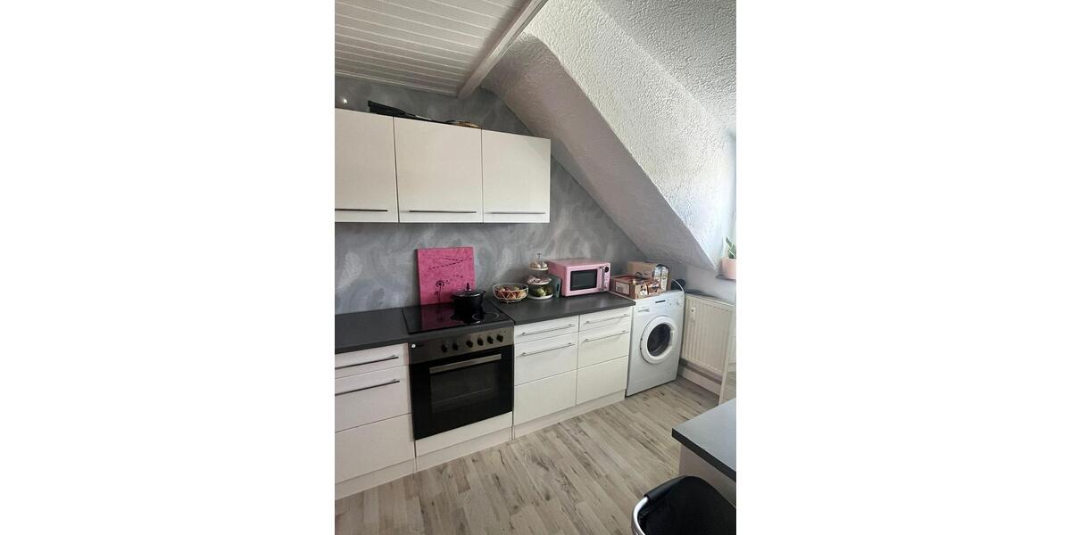 Gemütliche Single Wohnung , DG , 49qm , 2FH , DU.Homb.-Hochheide 2 zimmer