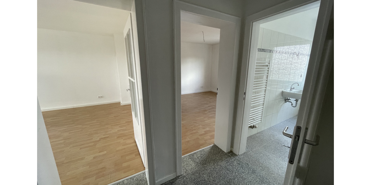 Etagenwohnung Gelsenkirchen Rotthausen - 3 Zimmer, 81 m&sup2;, 570&euro; | Angebot:26182882