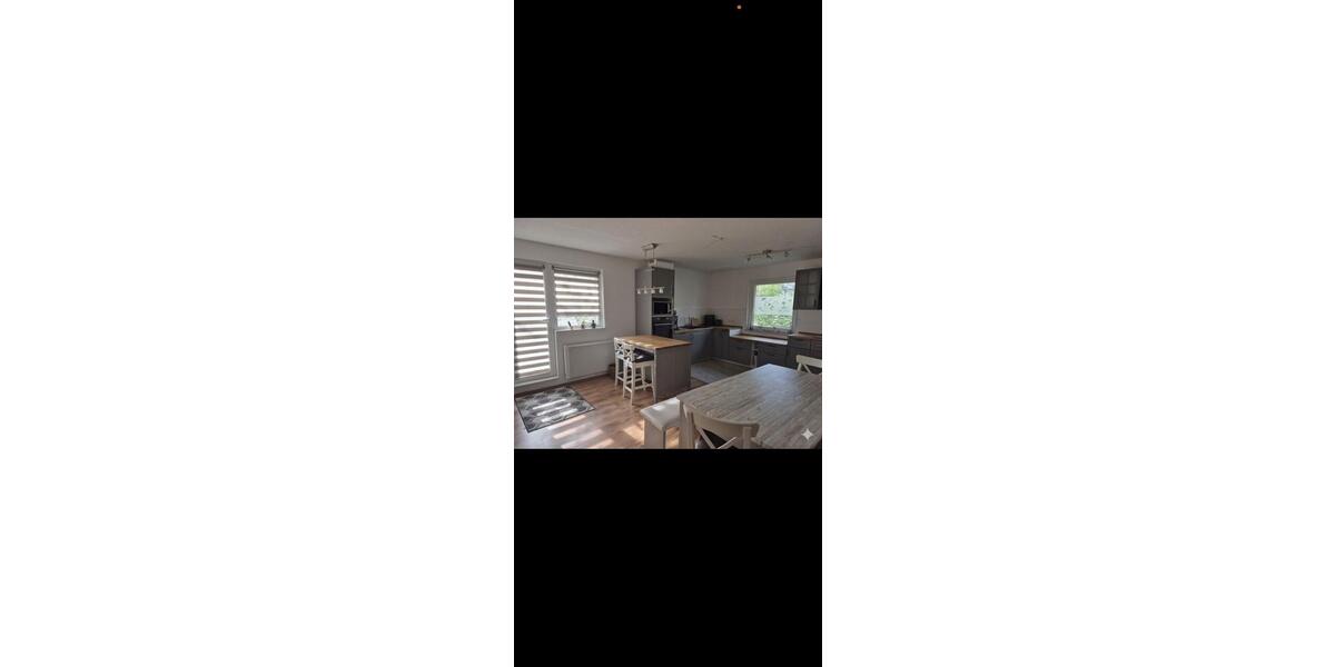 Etagenwohnung Velbert Pöthen - 4 Zimmer, 120 m&sup2;, 1.150&euro; | Angebot:26408186