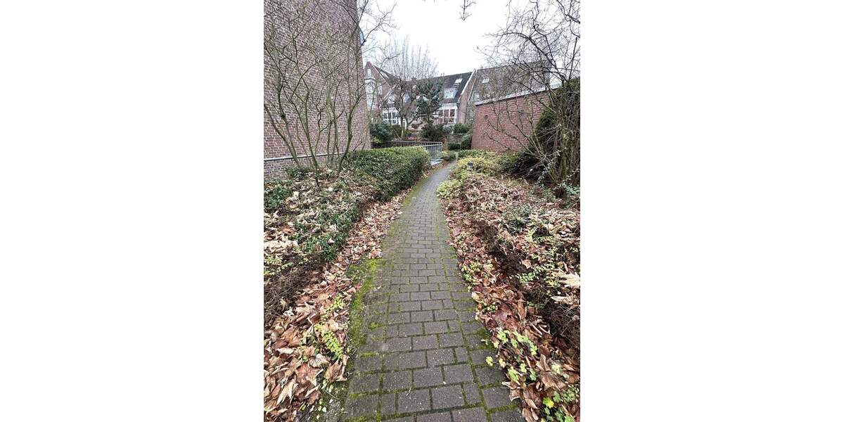 Schönes Apartment mit Terrasse, Garten und Tiefgaragenstellplatz in bester zentrumsnaher Lage 1 zimmer