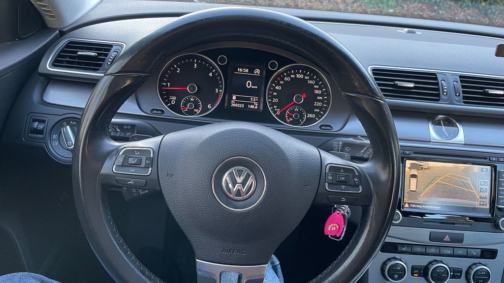 VW Passat 267.000 km 8.200 &euro; Düsseldorf 40229