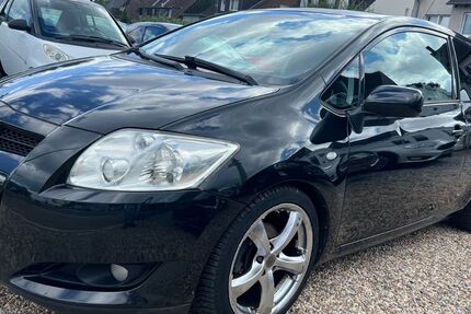 Toyota Auris 149.000 km 3.999 € Essen 45355